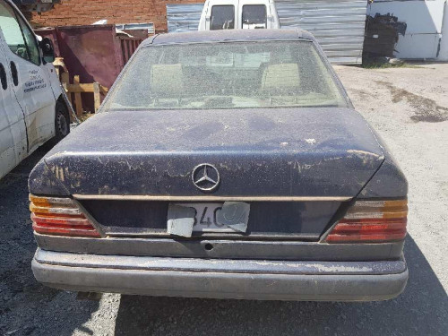 MERCEDES-BENZ CLASE 124 (BM 124) BERLINA — vehículo donante para recambios 