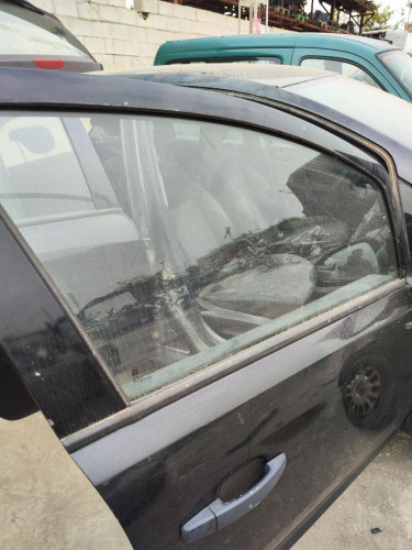 LUNA DELANTERA DERECHA Opel CORSA D 