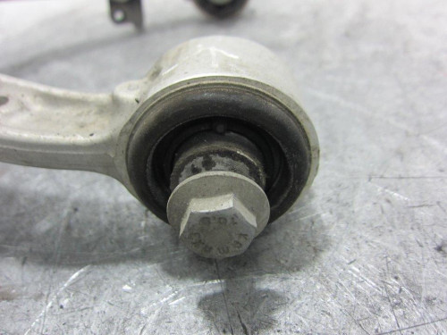 BRAZO SUSPENSION SUPERIOR DELANTERO DERECHO 