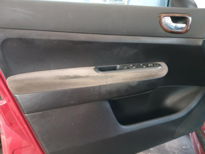 PEUGEOT 307 (S1)(04.2001)