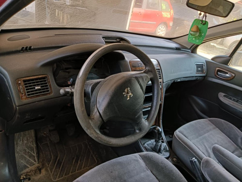 PEUGEOT 307 (S1)(04.2001) — vehículo donante para recambios 