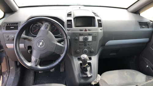 OPEL ZAFIRA B — vehículo donante para recambios 