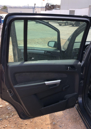 OPEL ZAFIRA B — vehículo donante para recambios 