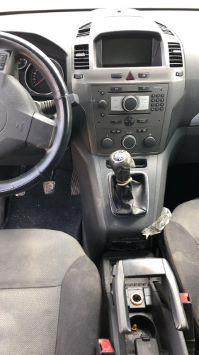 OPEL ZAFIRA B — vehículo donante para recambios 