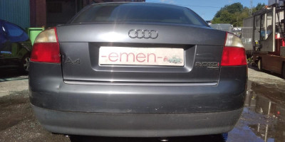 AUDI A4 BERLINA (8E)