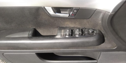 AUDI A4 BERLINA (8E) 