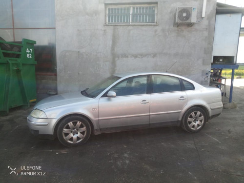  VOLKSWAGEN PASSAT BERLINA (3B3) 