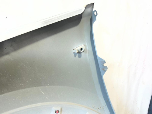 ALETA DELANTERA DERECHA 