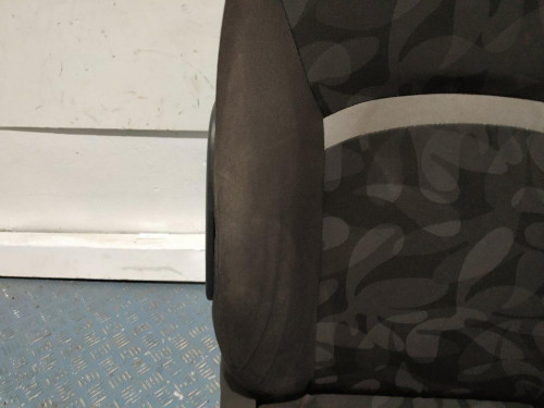 ASIENTO DELANTERO DERECHO Suzuki ALTO (AMF310) 