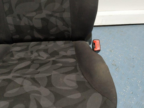 ASIENTO DELANTERO DERECHO Suzuki ALTO (AMF310) 
