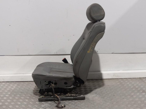  ASIENTO DELANTERO IZQUIERDO 