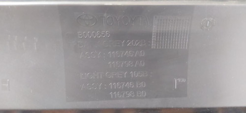 GUANTERA TOYOTA YARIS CROSS 