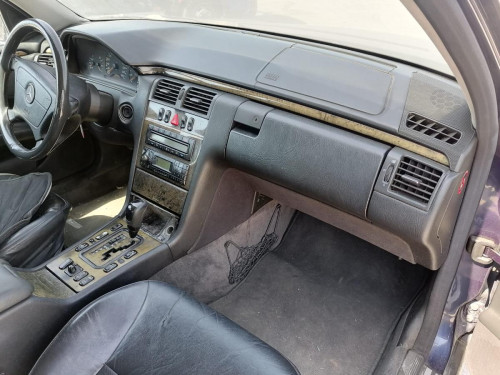 MERCEDES-BENZ CLASE E (BM 210) BERLINA — автомобиль-донор на запчасти 