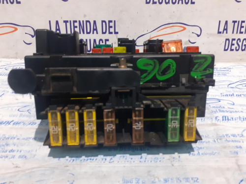  CAJA RELES / FUSIBLES 