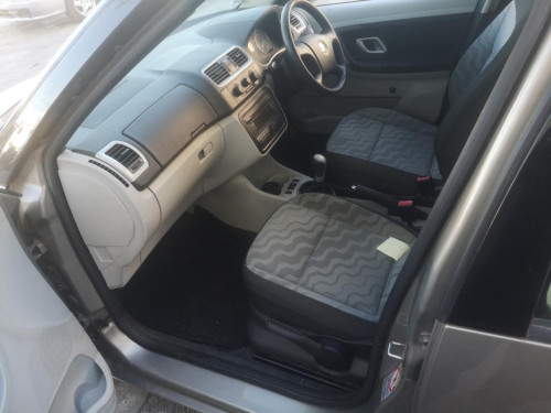 SKODA ROOMSTER (5J7) — vehículo donante para recambios 