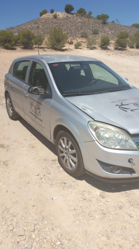OPEL ASTRA H BERLINA — автомобиль-донор на запчасти 