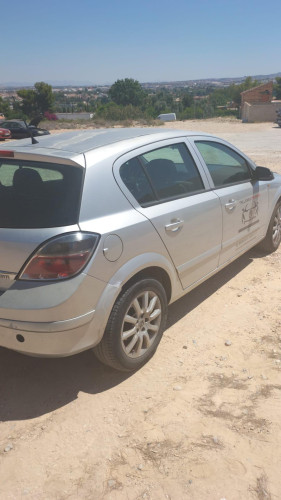 OPEL ASTRA H BERLINA — автомобиль-донор на запчасти 