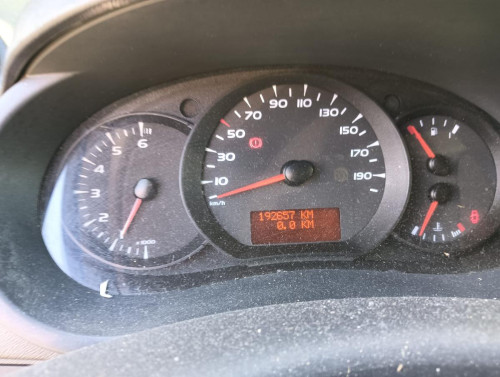 RENAULT KANGOO II (F/KW0) — vehículo donante para recambios 