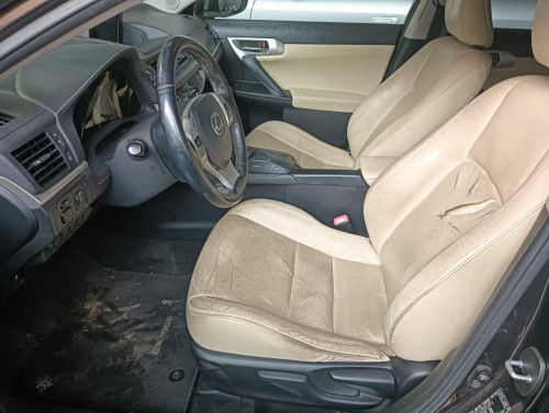 LEXUS CT (ZWA10) — vehículo donante para recambios 