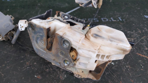 CERRADURA PUERTA DELANTERA IZQUIERDA MITSUBISHI MONTERO (V80/V90) 