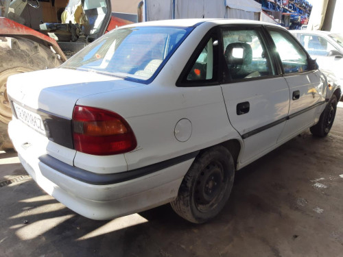  OPEL ASTRA F BERLINA 