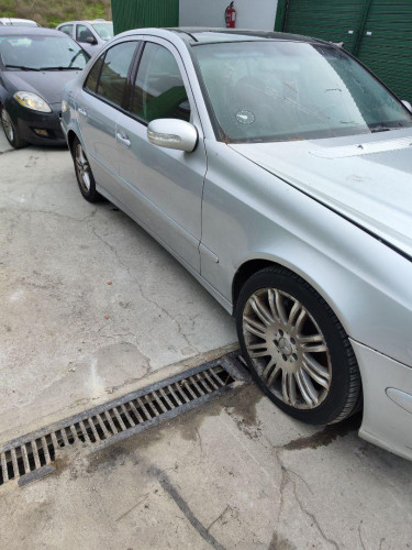  MERCEDES-BENZ CLASE E (BM 211) BERLINA 