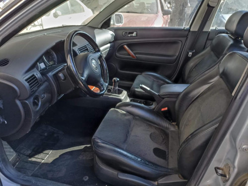  VOLKSWAGEN PASSAT BERLINA (3B3) 