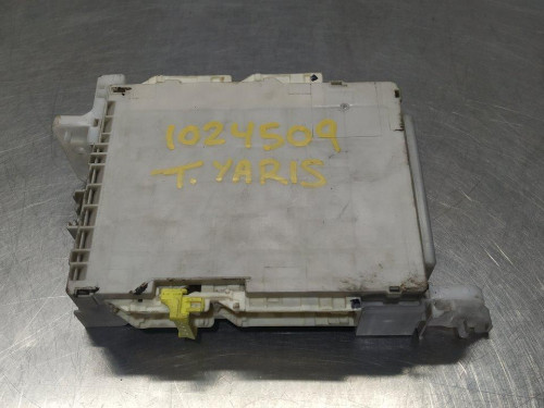 CAJA RELES / FUSIBLES Toyota YARIS (KSP1/NLP1/NSP1) 