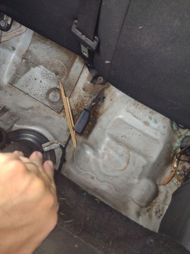 ENGANCHE CINTURON TRASERO DERECHO Renault MEGANE III BERLINA 5P 
