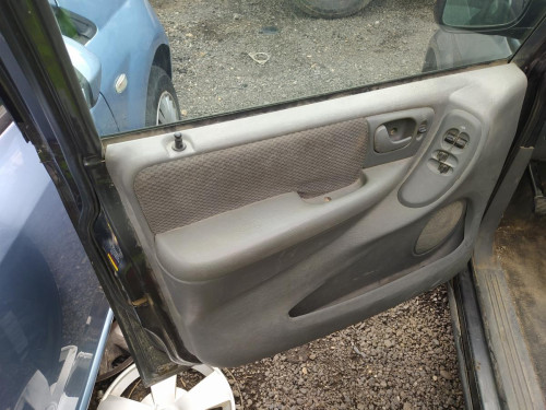  CHRYSLER VOYAGER (RG) 