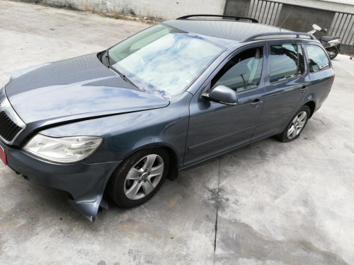 SKODA OCTAVIA COMBI (1Z5) — vehículo donante para recambios 