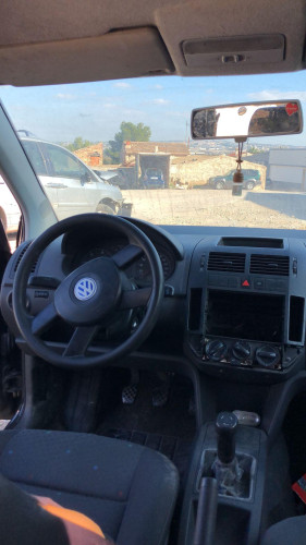 VOLKSWAGEN POLO IV (9N1) — vehículo donante para recambios 