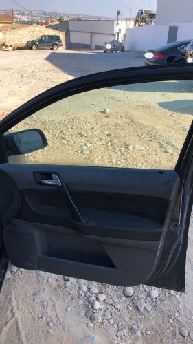 VOLKSWAGEN POLO IV (9N1) — vehículo donante para recambios 