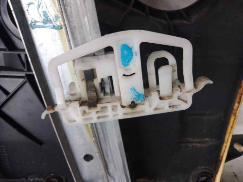 ELEVALUNAS DELANTERO DERECHO Ford FIESTA (CBK) 