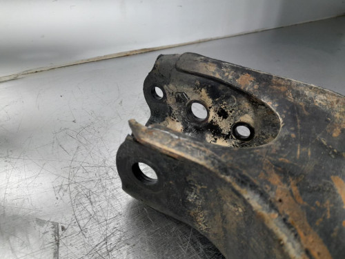 BRAZO SUSPENSION INFERIOR DELANTERO DERECHO Isuzu D-Max 