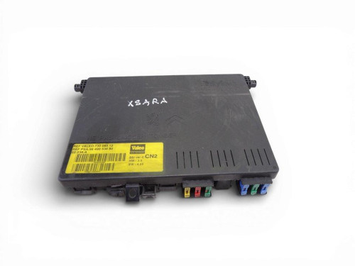 CAJA RELES / FUSIBLES б/у