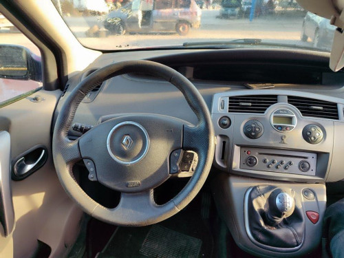 RENAULT SCENIC II (JM) — vehículo donante para recambios 