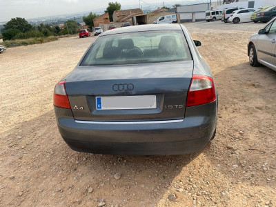AUDI A4 BERLINA (8E)