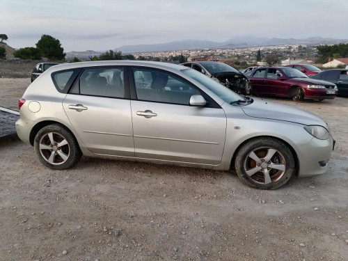 MAZDA 3 BERLINA (BK) — vehículo donante para recambios 