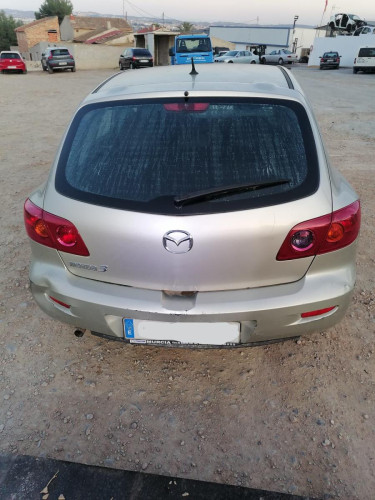 MAZDA 3 BERLINA (BK) — vehículo donante para recambios 
