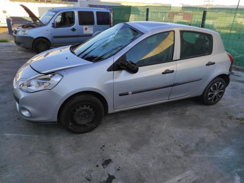 RENAULT CLIO III — автомобиль-донор на запчасти 
