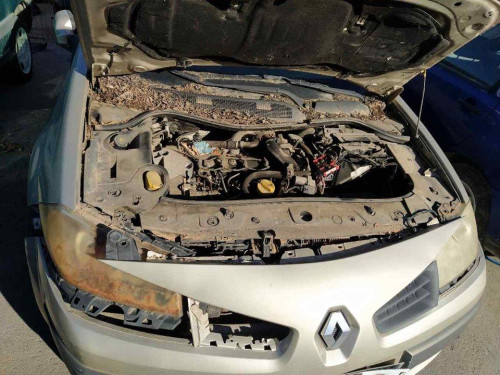 RENAULT MEGANE II BERLINA 3P de segunda mano