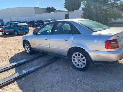 AUDI A4 BERLINA (B5)