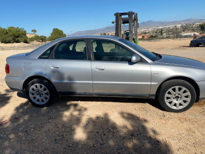 AUDI A4 BERLINA (B5)