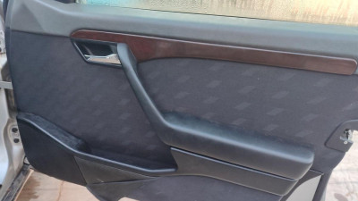 MERCEDES-BENZ CLASE C (BM 202) BERLINA
