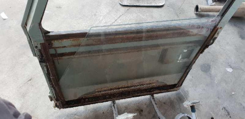 PUERTA DELANTERA DERECHA LAND ROVER 
