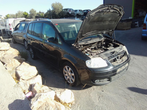 VOLKSWAGEN TOURAN (1T1) — vehículo donante para recambios 