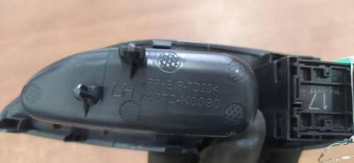 MANDO ELEVALUNAS TRASERO IZQUIERDO TOYOTA YARIS CROSS 