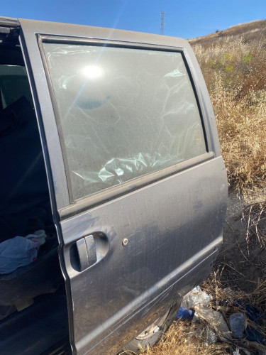 PUERTA TRASERA IZQUIERDA NISSAN SERENA (C23M) 