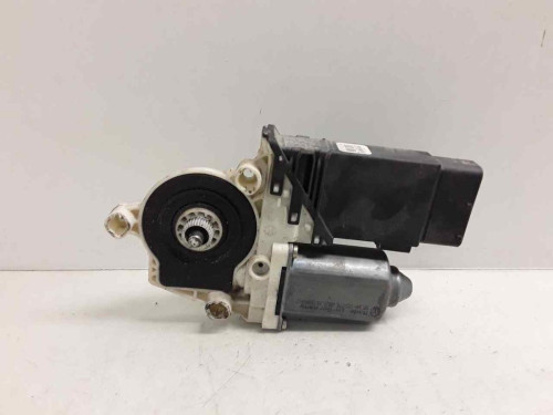 MOTOR ELEVALUNAS DELANTERO DERECHO Volkswagen GOLF IV BERLINA (1J1)(10.1997) 